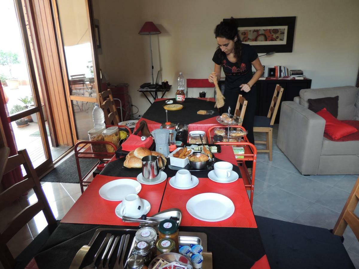 B&B Il Rosso E Il Nero ซัฟเฟรานา เอตเนอา ภายนอก รูปภาพ